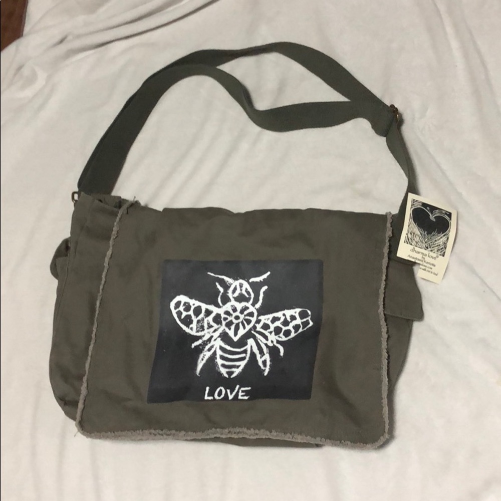 Love over the shoulder message bag